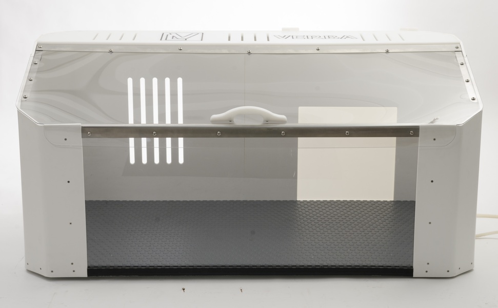 Proyecto «WELL-NEST Biggencabine Prodromi» Cabina para lechones con calefacción por suelo radiante y secciones transparentes para crear un microclima